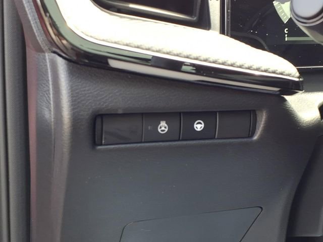 Used 2025 Nissan Kicks SR w/ SR Premium Package image 19