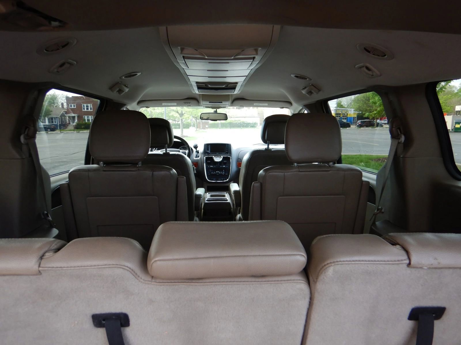 Used 2014 Chrysler Town & Country Touring FWD image 26