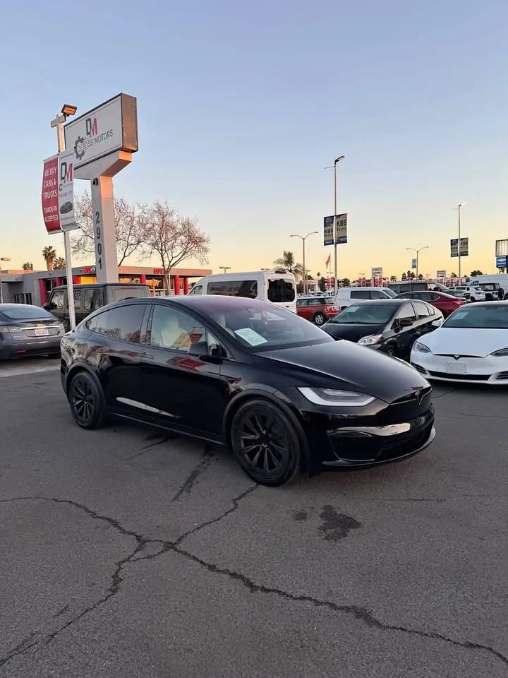 Used 2023 Tesla Model X image 5