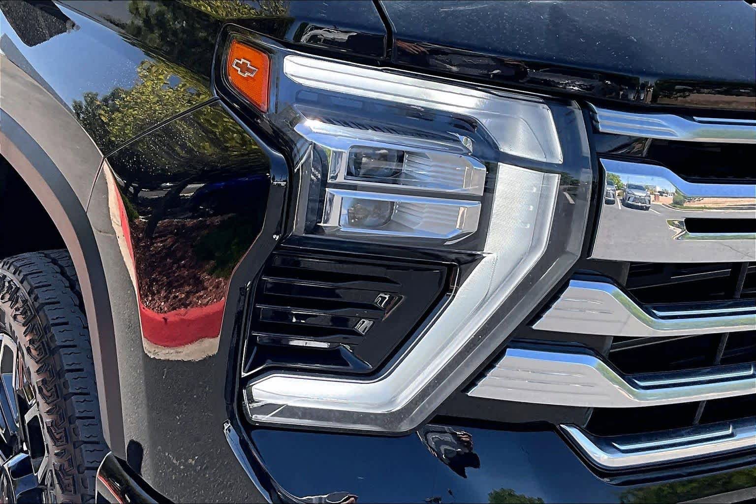 Used 2024 Chevrolet Silverado 2500 High Country w/ Technology Package AWD/4WD image 28