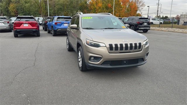 Used 2021 Jeep Cherokee Latitude Lux w/ Comfort/Convenience Group image 3