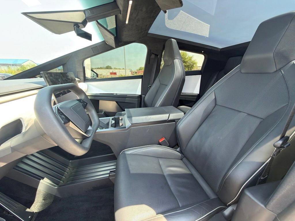 Used 2024 Tesla Cybertruck AWD Crew Cab image 10