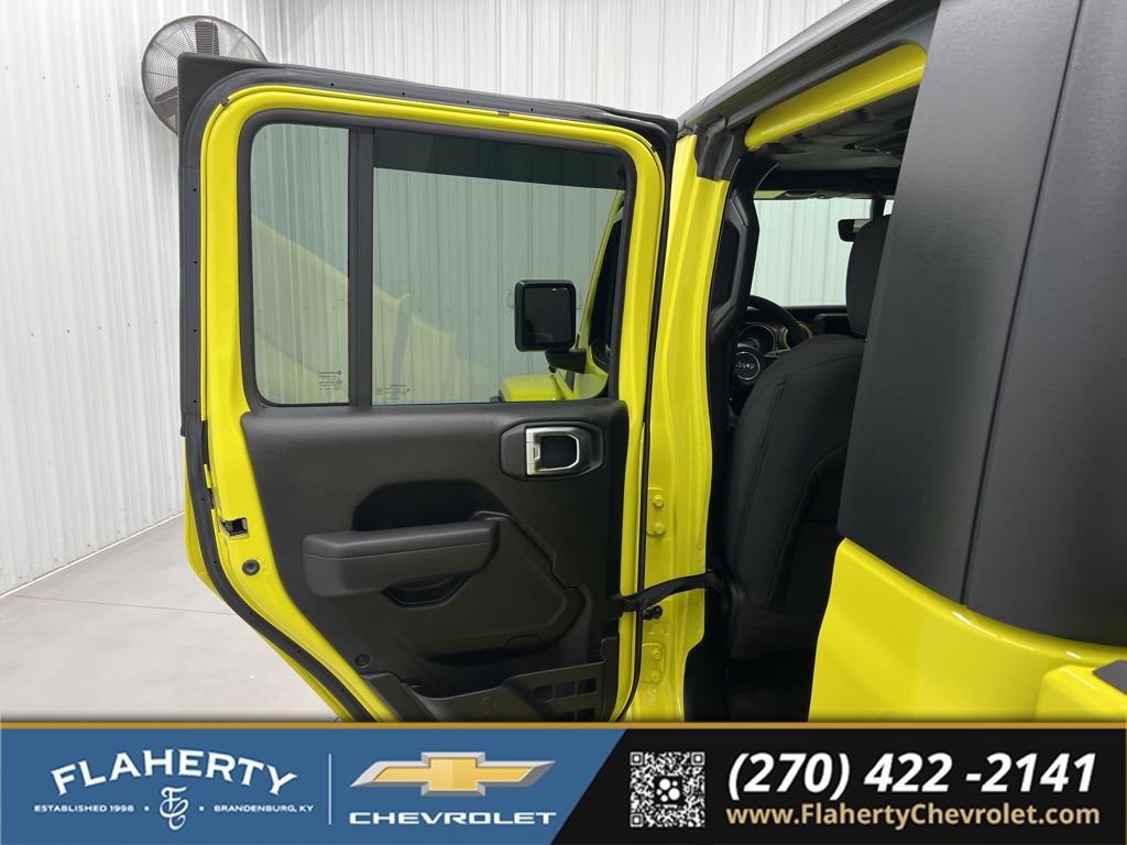 Used 2023 Jeep Gladiator Sport AWD/4WD image 10