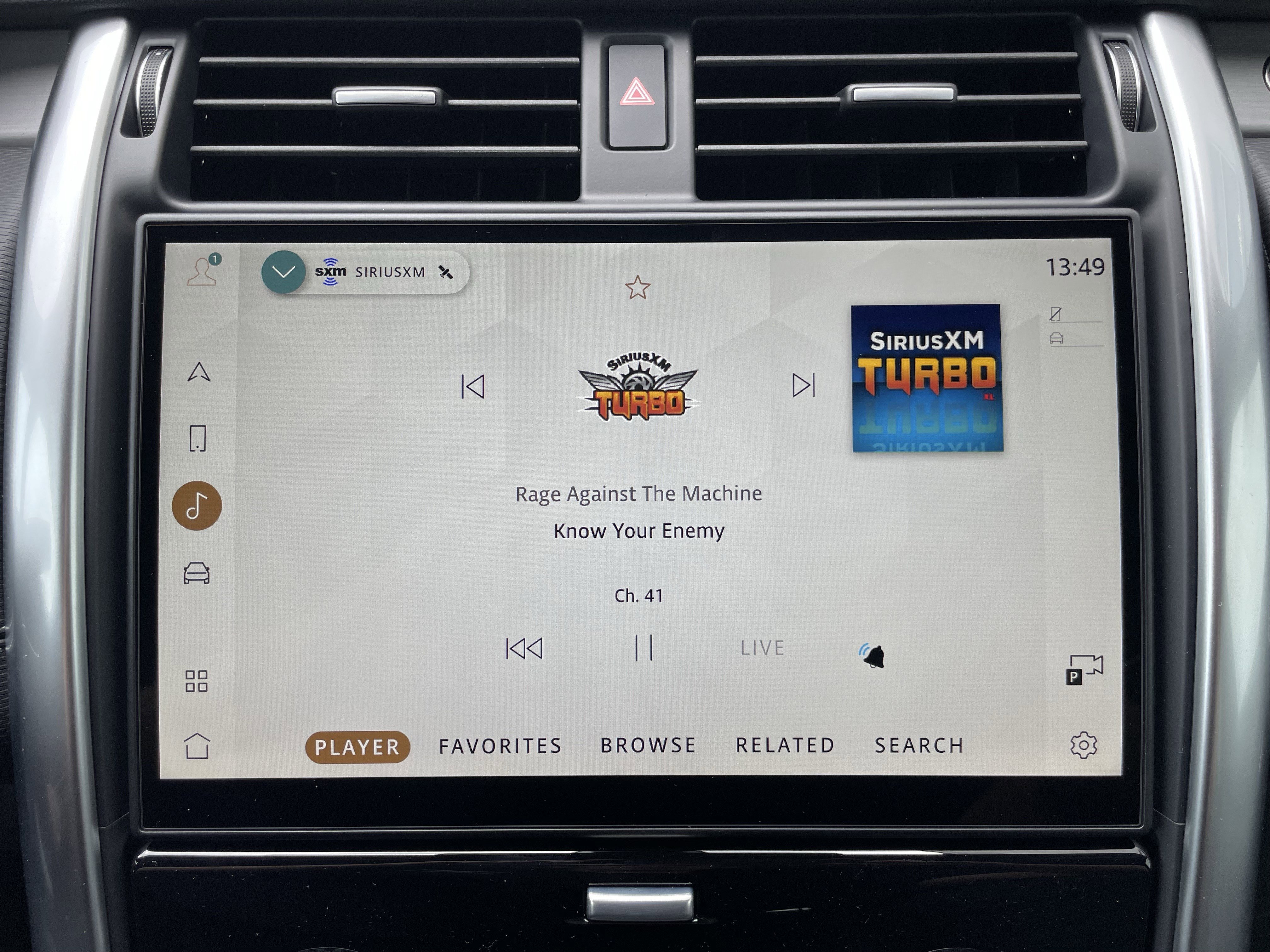 Used 2024 Land Rover Discovery Dynamic SE image 29