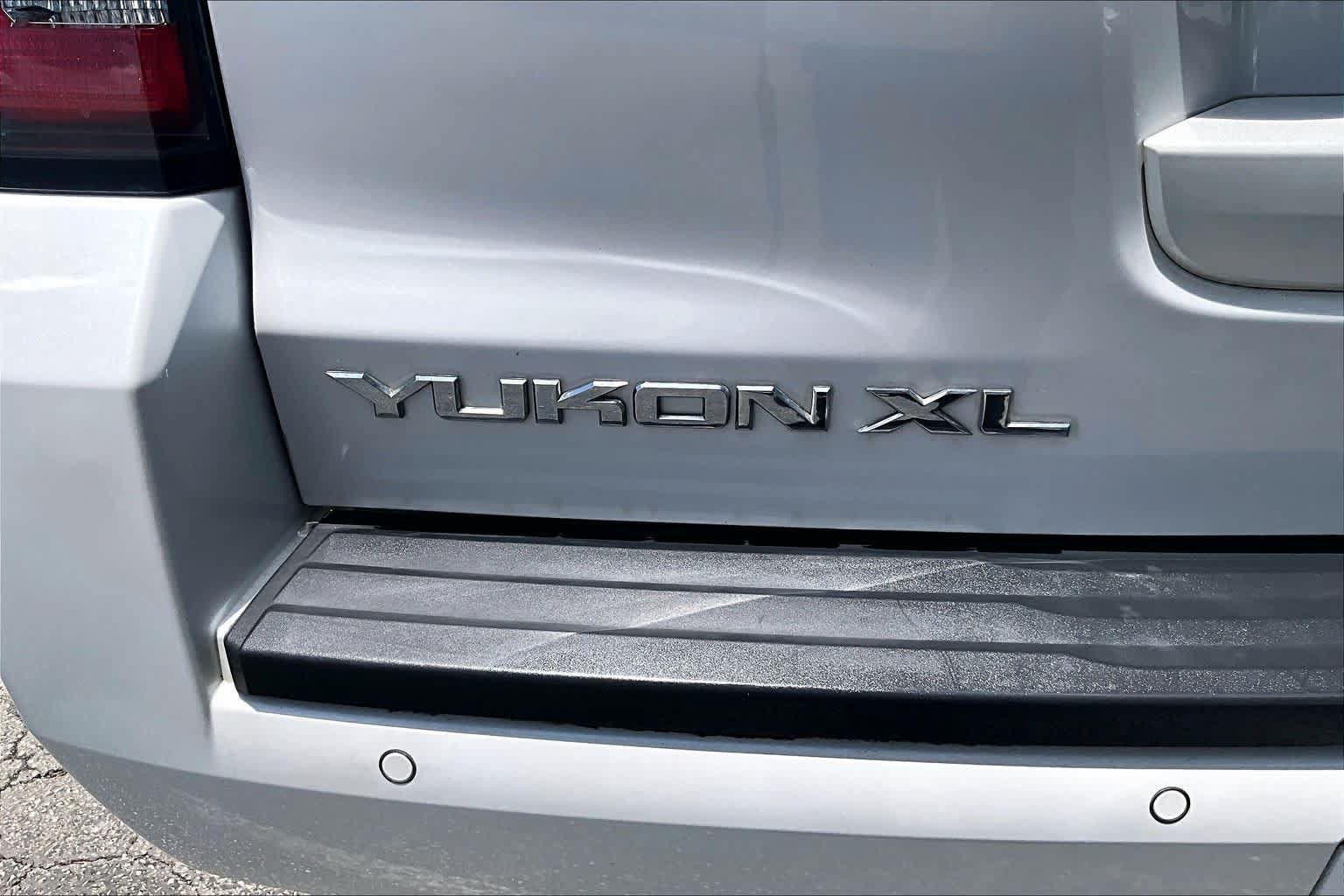 Used 2017 GMC Yukon XL SLT w/ Open Road Package RWD image 10
