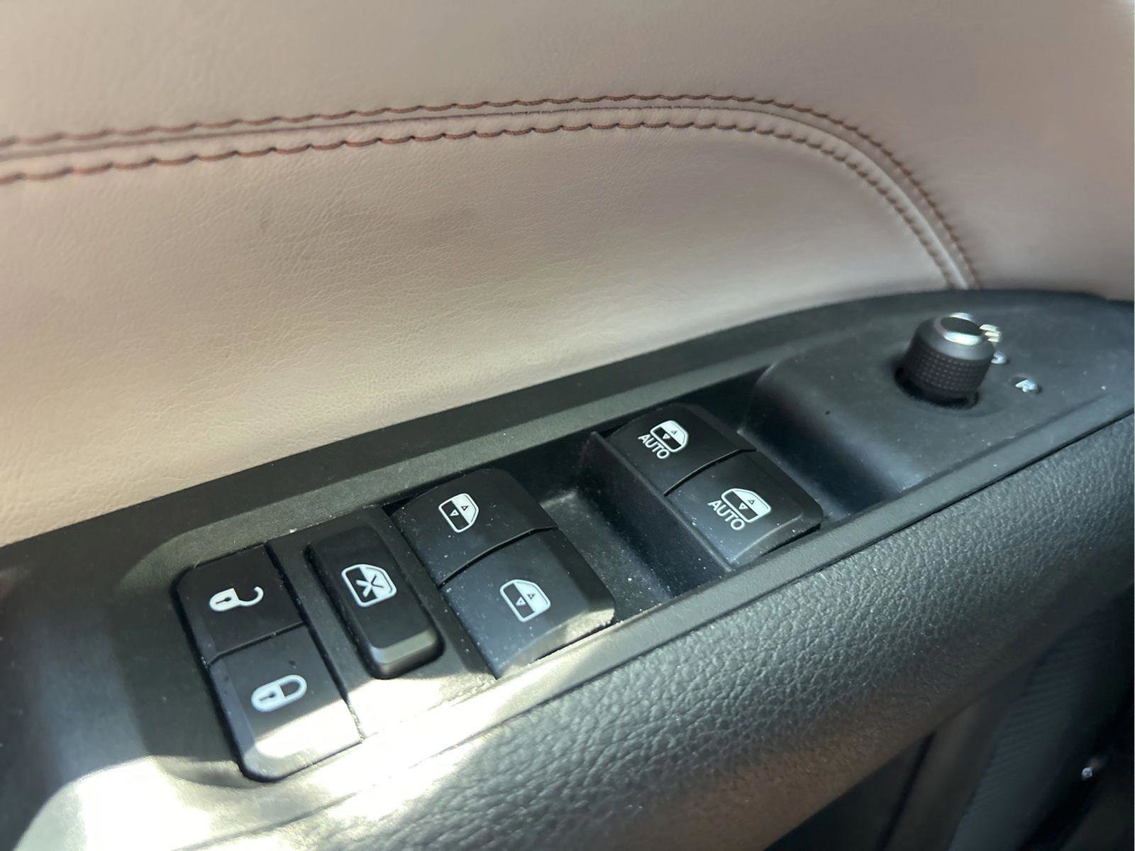 Used 2023 Jeep Compass Limited AWD/4WD image 24
