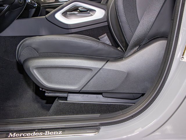 Certified 2025 Mercedes-Benz GLS 580 4MATIC image 16