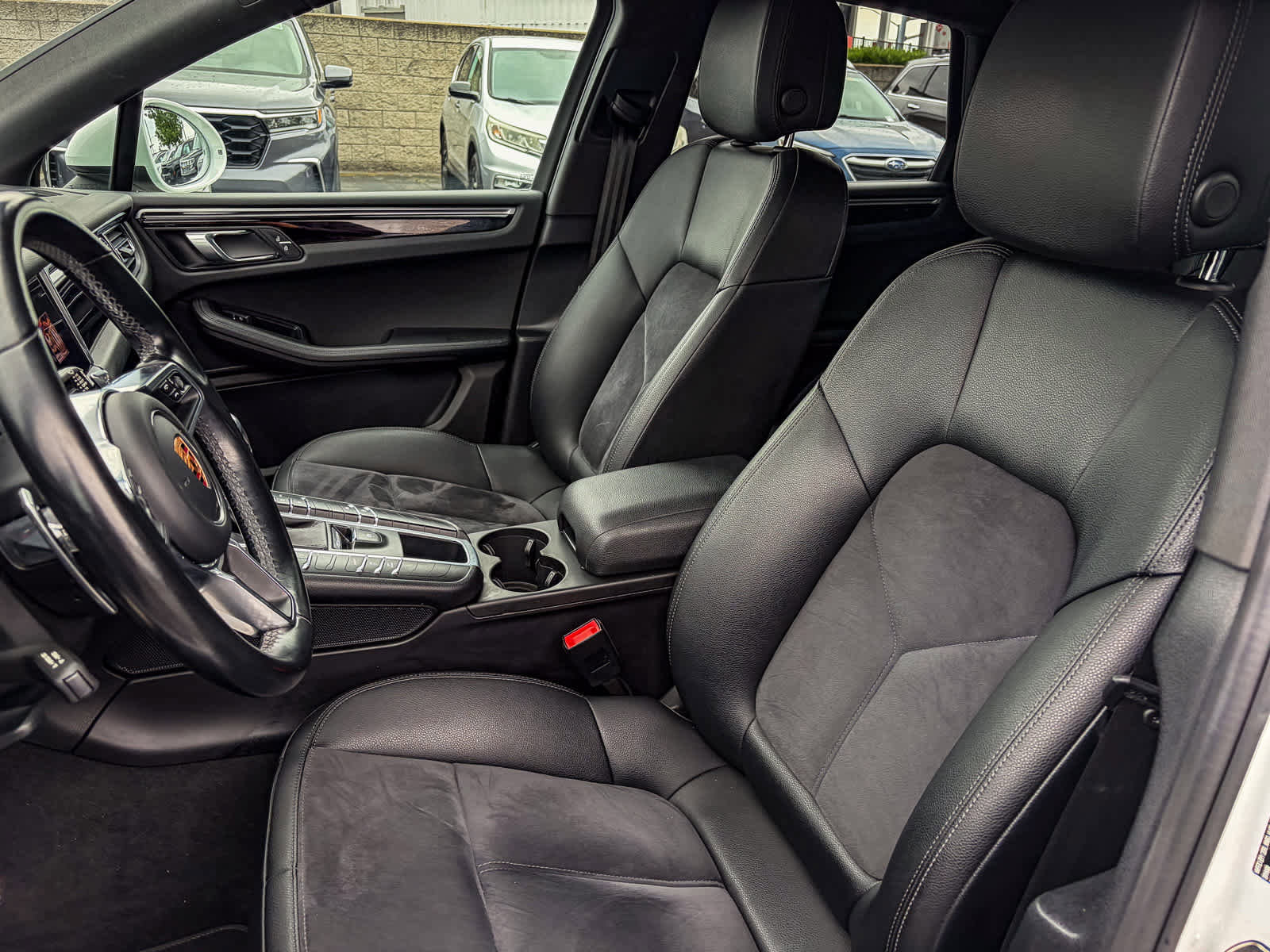Used 2019 Porsche Macan AWD/4WD image 16