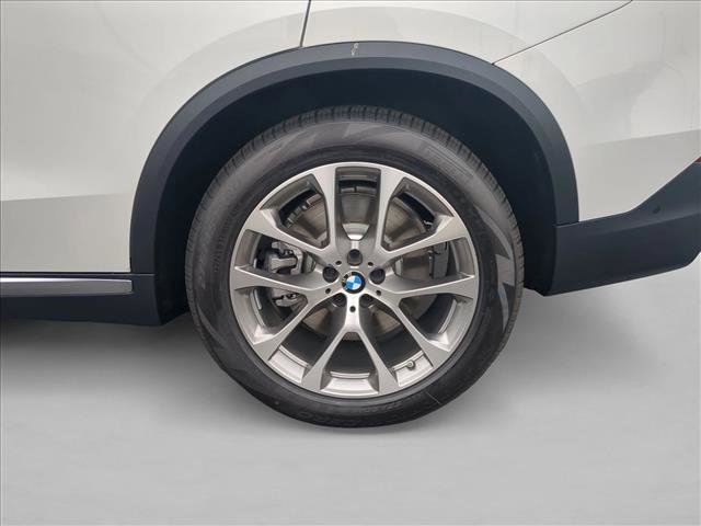New 2026 BMW X5 xDrive50e image 10