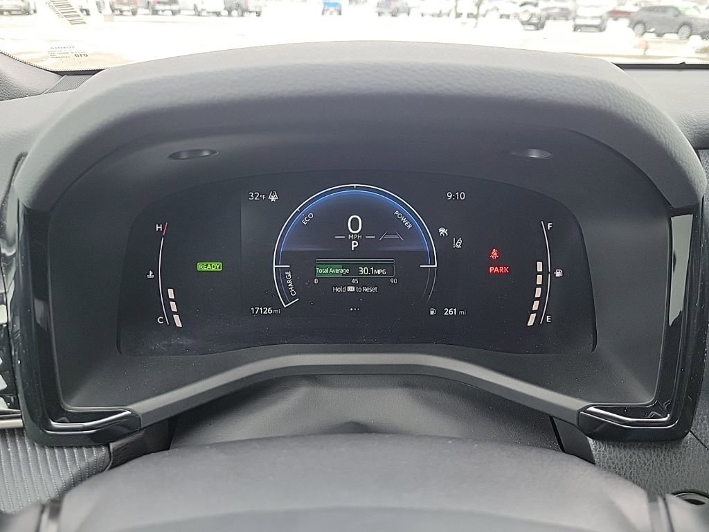 Used 2025 Toyota Camry SE image 28