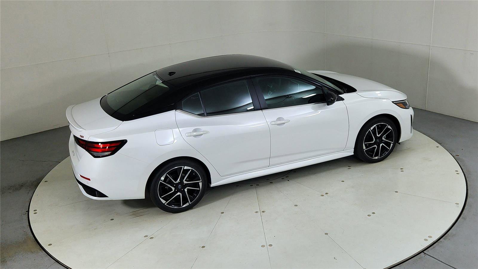 New 2025 Nissan Sentra SR image 41