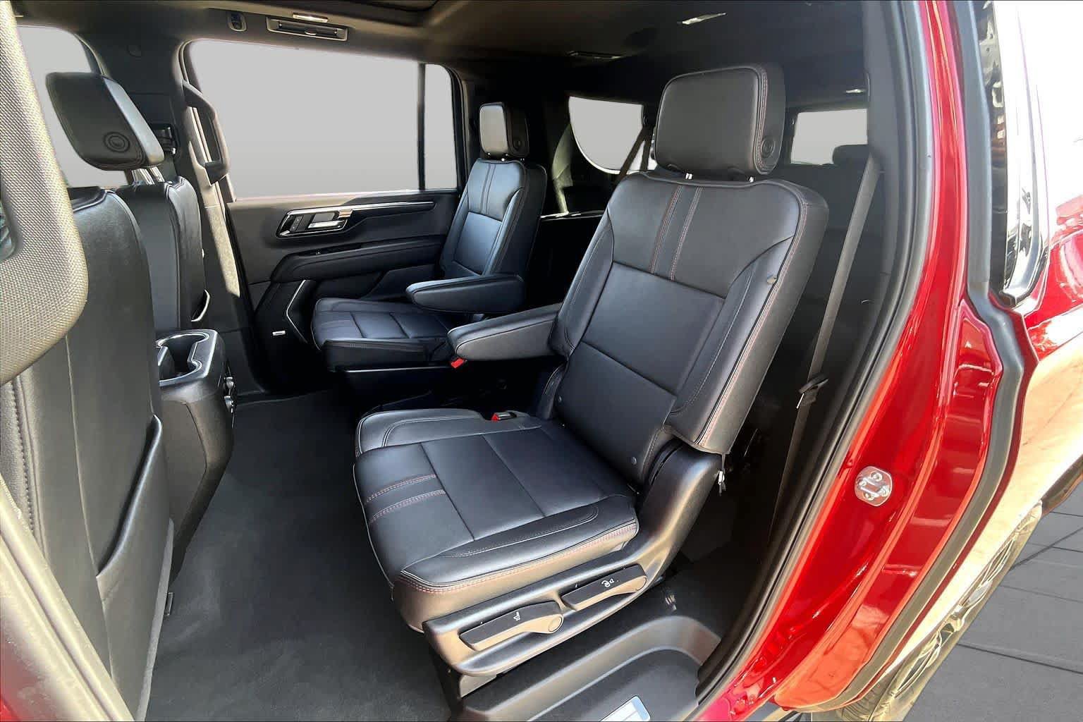 Certified 2025 Chevrolet Suburban RST w/ Comfort Package RWD image 40