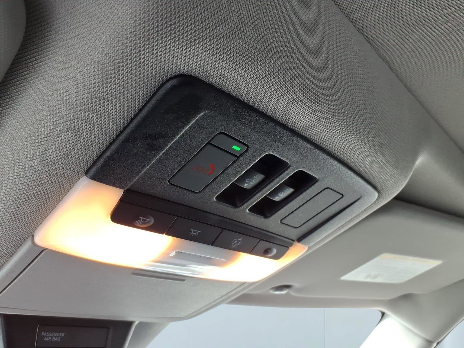 Used 2023 Nissan Rogue SL image 16