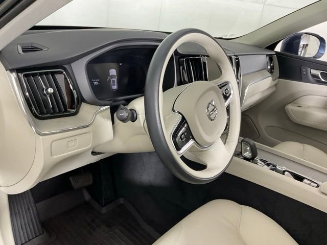 Certified 2023 Volvo XC60 B5 Plus AWD/4WD image 16