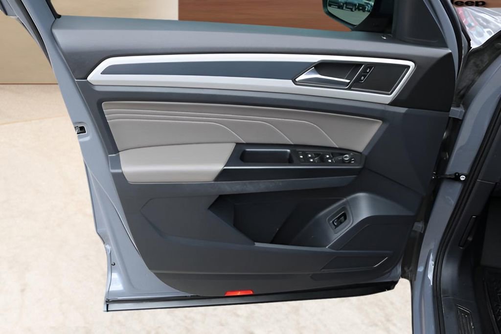 Used 2021 Volkswagen Atlas Cross Sport SEL FWD image 11