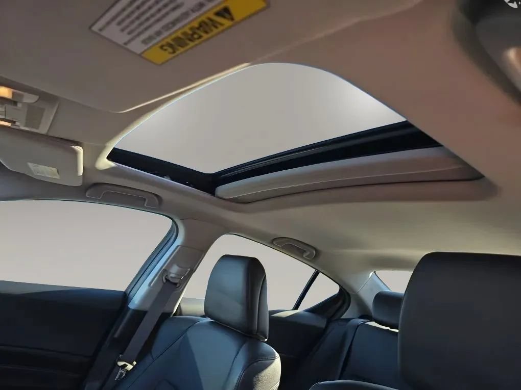 Used 2018 Acura ILX w/ Technology Plus Package FWD image 15