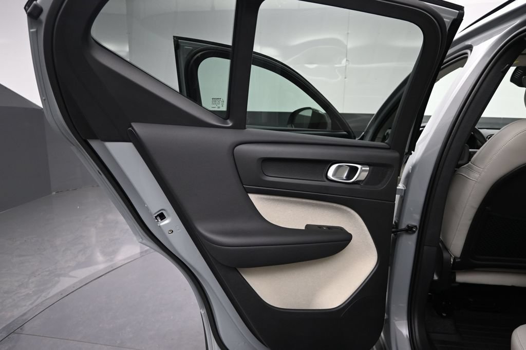 New 2026 Volvo XC40 B5 Plus w/ Protection Package Premier AWD/4WD image 12