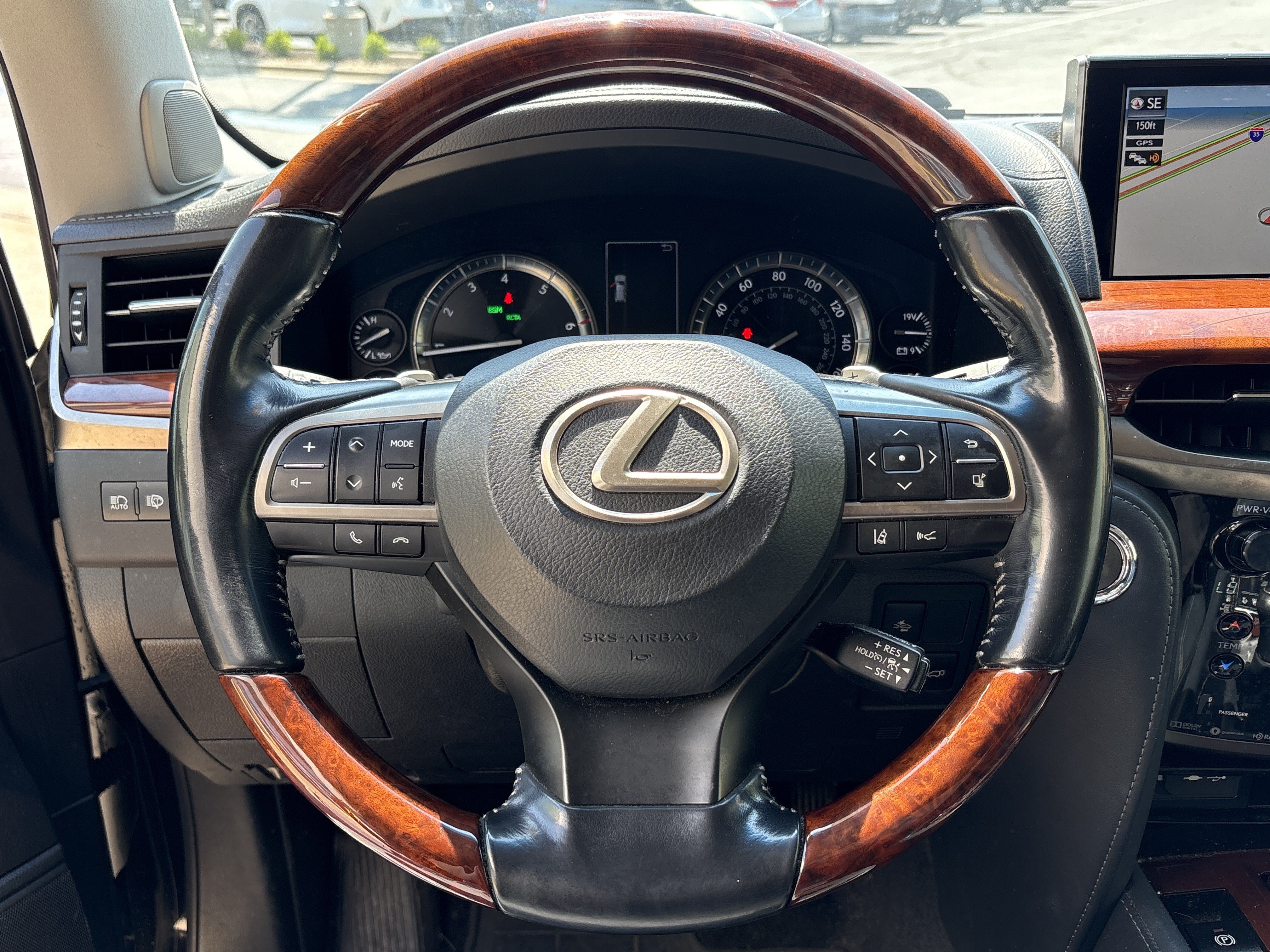 Used 2017 Lexus LX 570 4WD w/ Luxury Package image 18