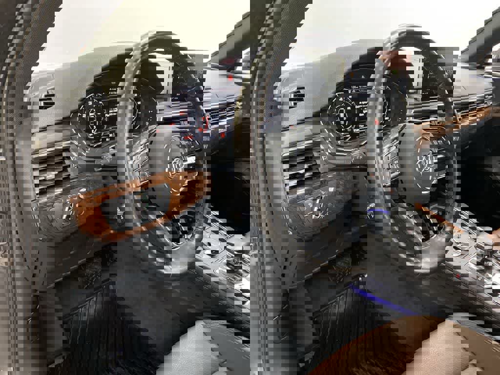 Used 2018 Audi A4 2.0T Prestige w/ Prestige Package image 2