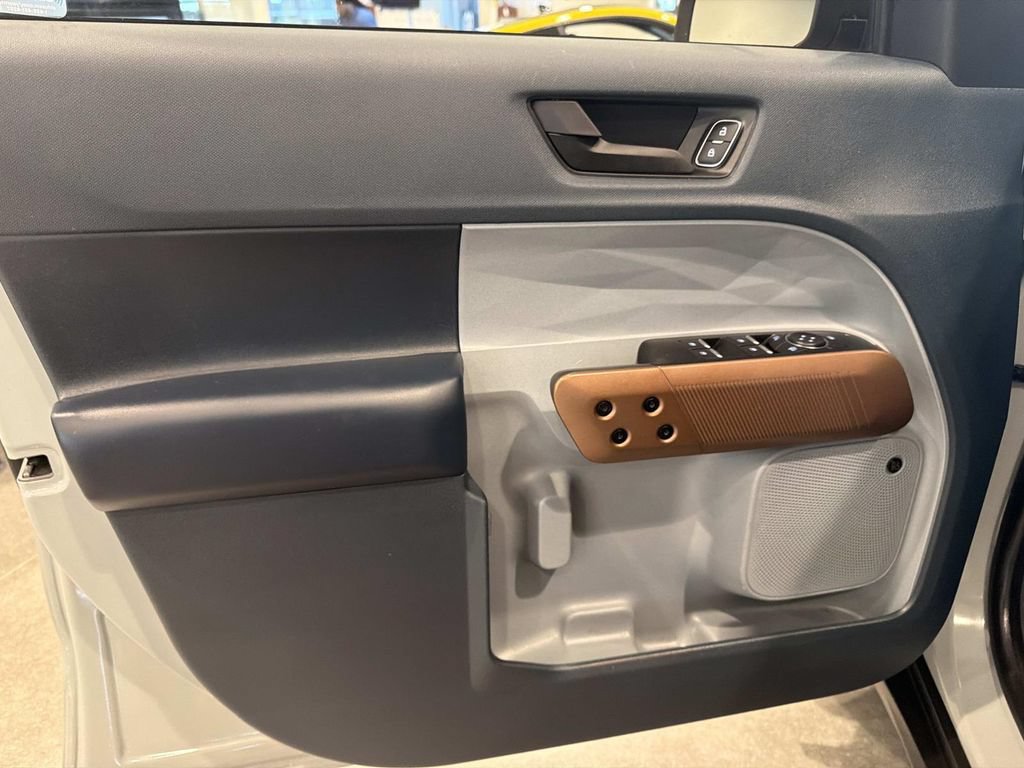 Used 2022 Ford Maverick Lariat w/ Lariat Luxury Package FWD image 22