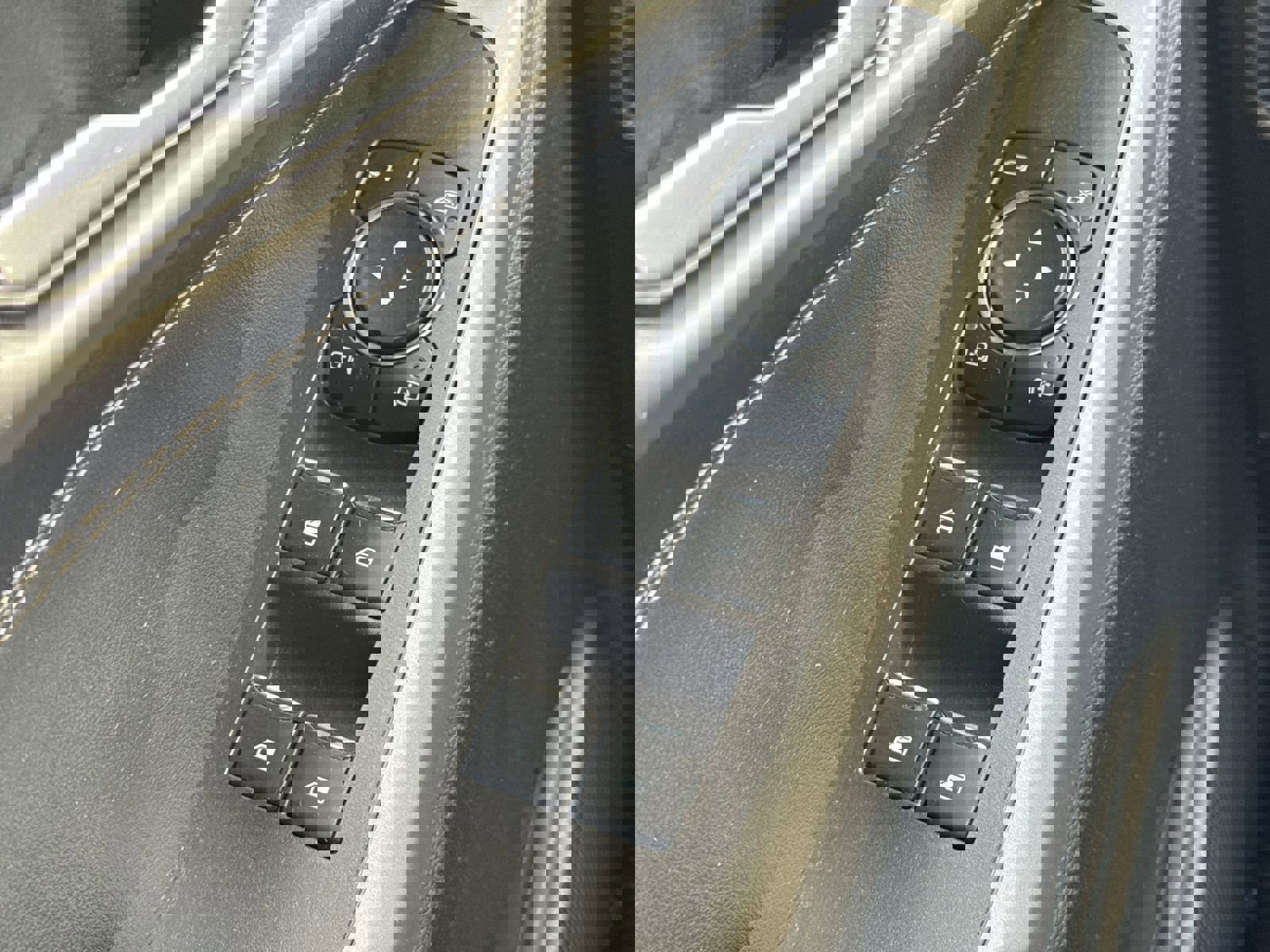 Used 2024 Ford Explorer Limited image 15