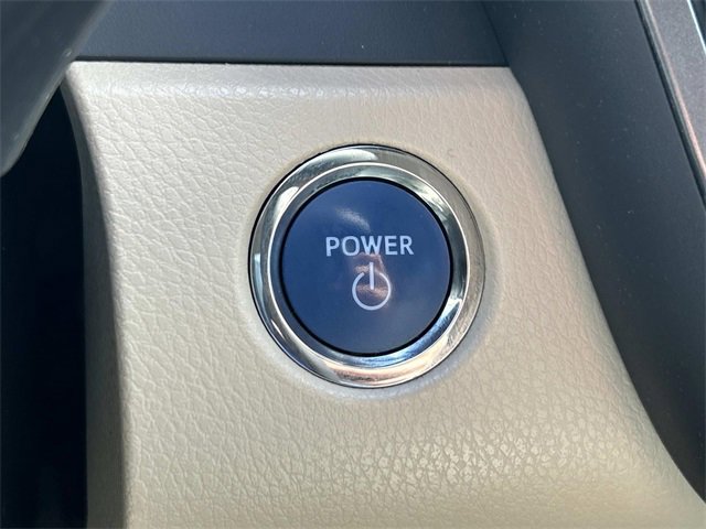 Used 2018 Toyota Camry XLE image 30