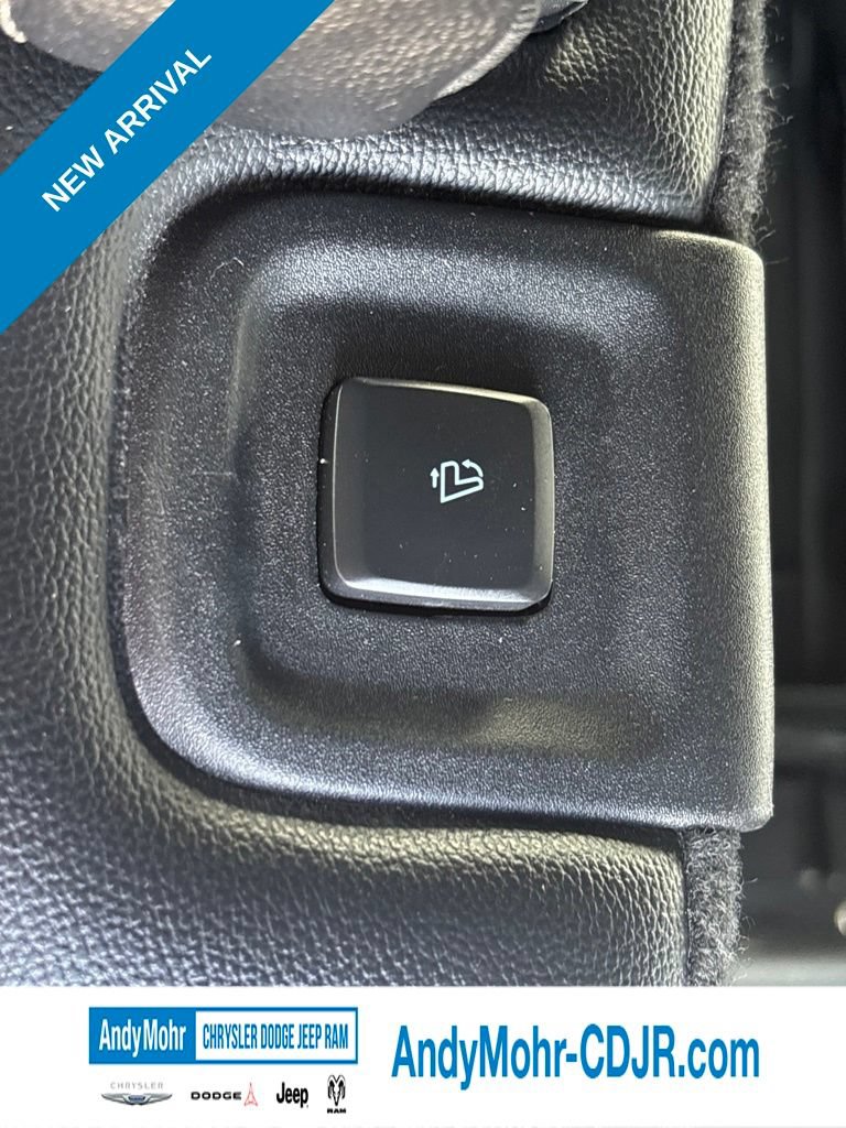 Used 2021 Ford Explorer Limited w/ Equipment Group 301A AWD/4WD image 15