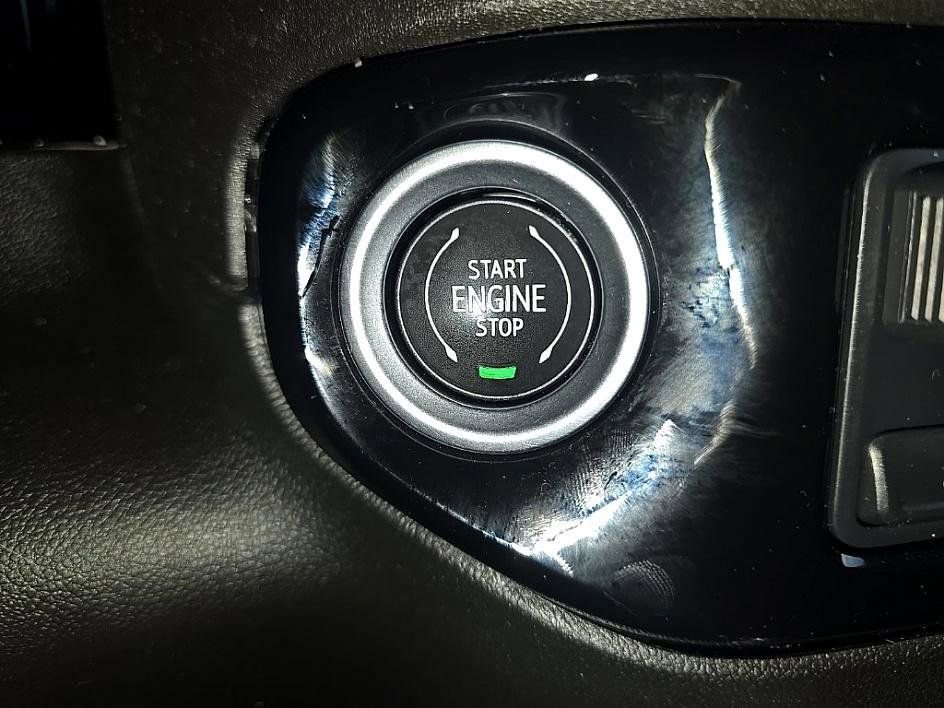 Used 2023 Chevrolet Silverado 1500 RST w/ Redline Edition image 18