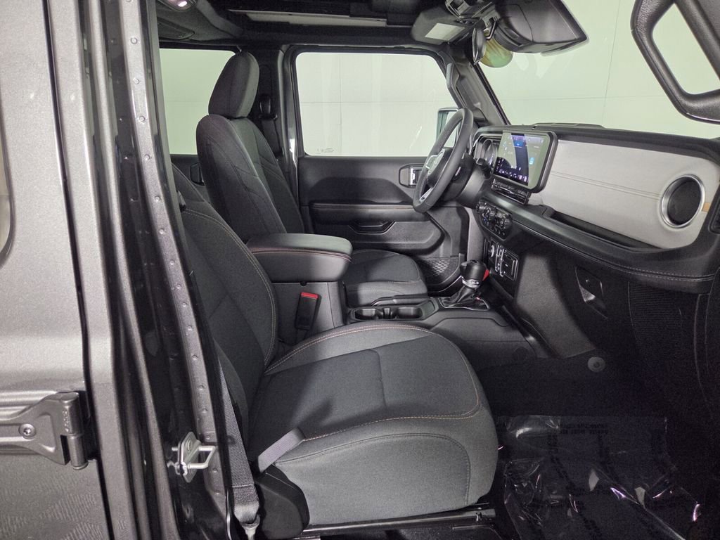 Certified 2025 Jeep Wrangler Sahara w/ Safety Group image 33