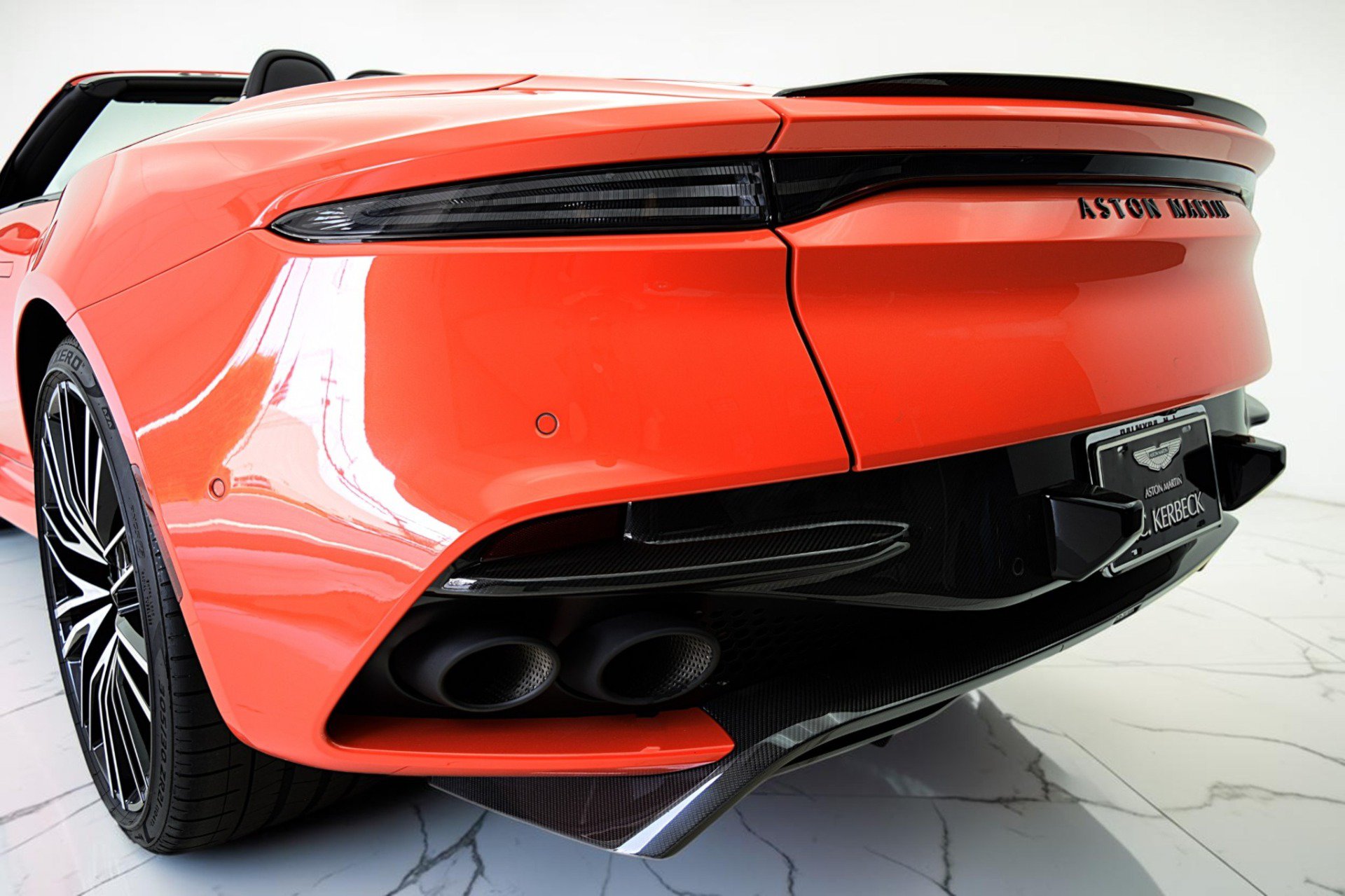 Used 2023 Aston Martin DBS Superleggera Volante RWD image 14