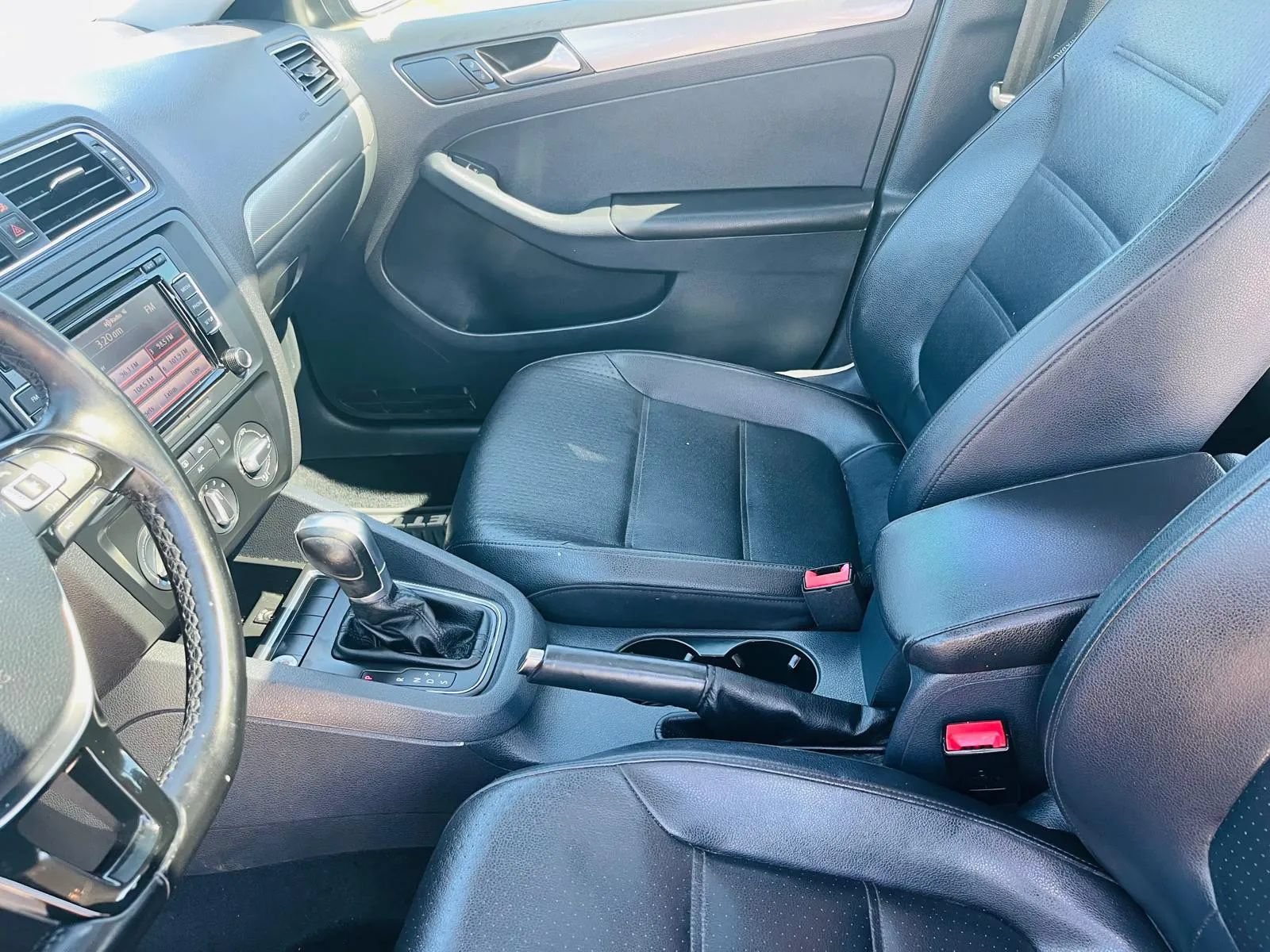 Used 2015 Volkswagen Jetta SE FWD image 13