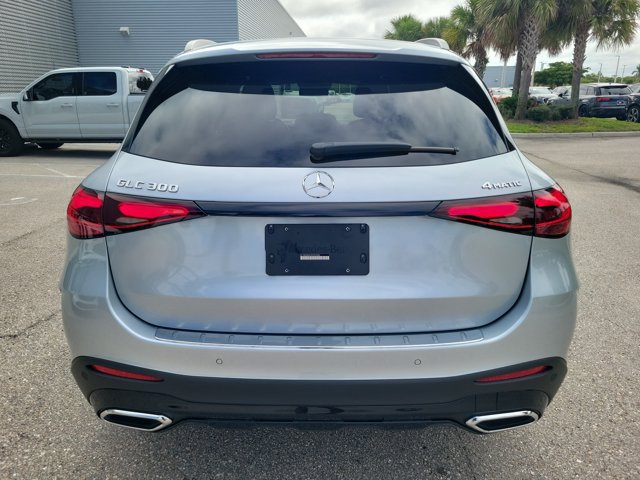 Used 2024 Mercedes-Benz GLC 300 4MATIC image 6