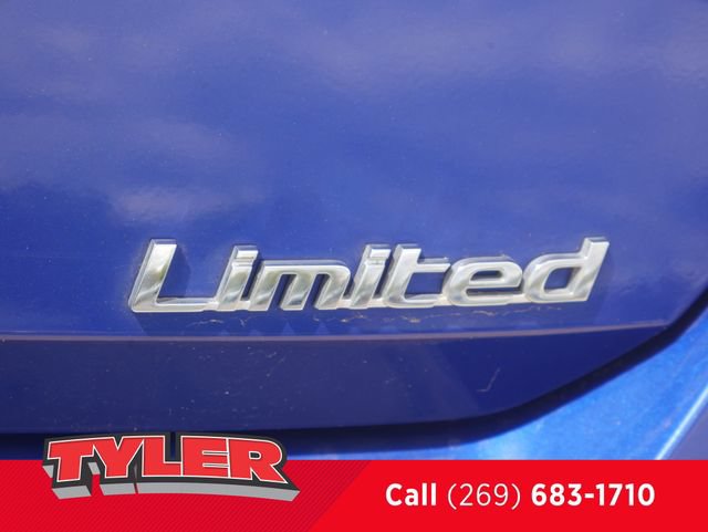 Used 2022 Hyundai Elantra Limited FWD image 13