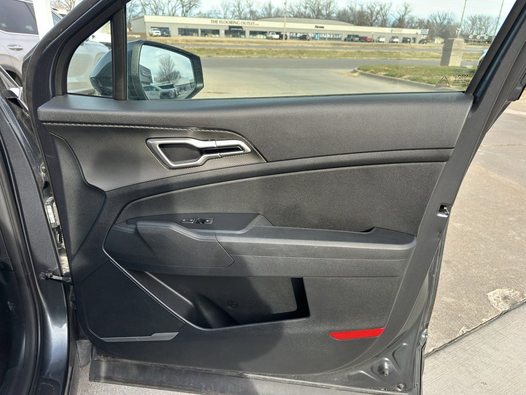 Used 2023 Kia Sportage LX image 25