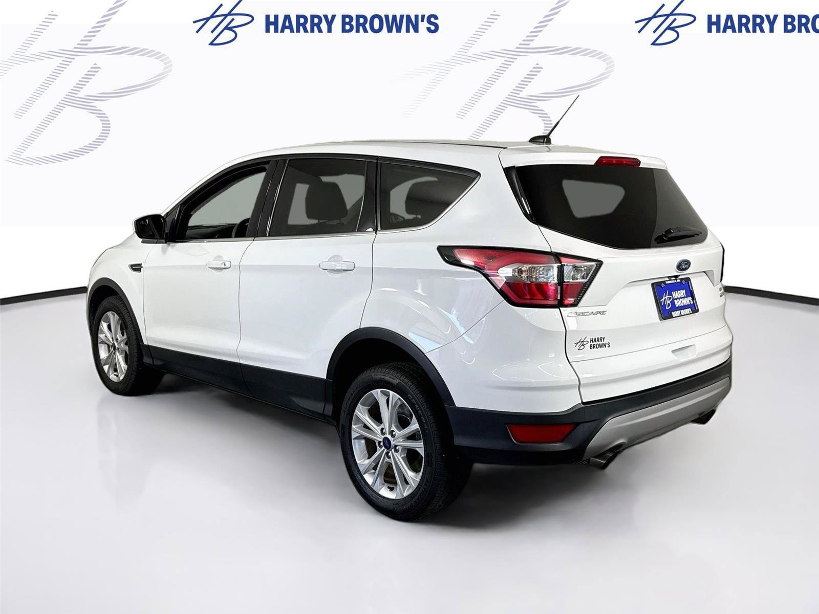 Used 2017 Ford Escape SE w/ SE Cold Weather Package AWD/4WD image 27