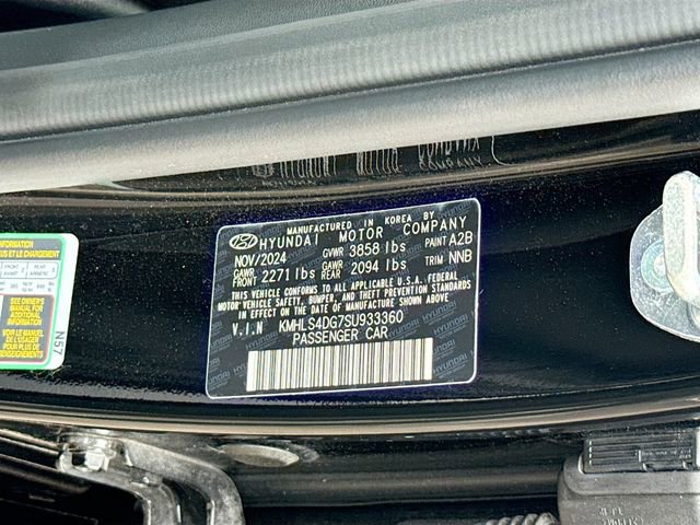 Certified 2025 Hyundai Elantra SEL image 31