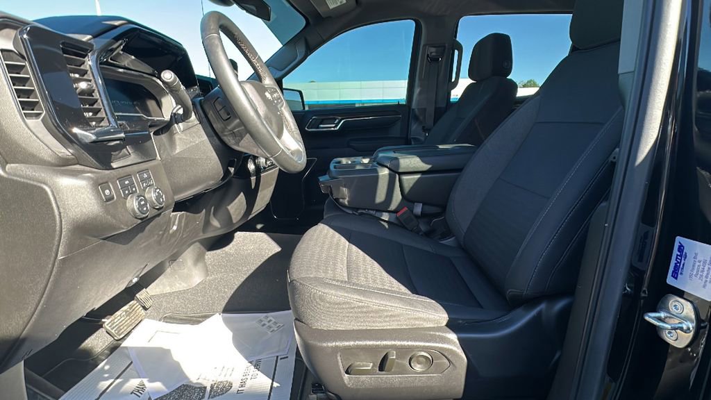 Used 2023 Chevrolet Silverado 1500 LT image 10