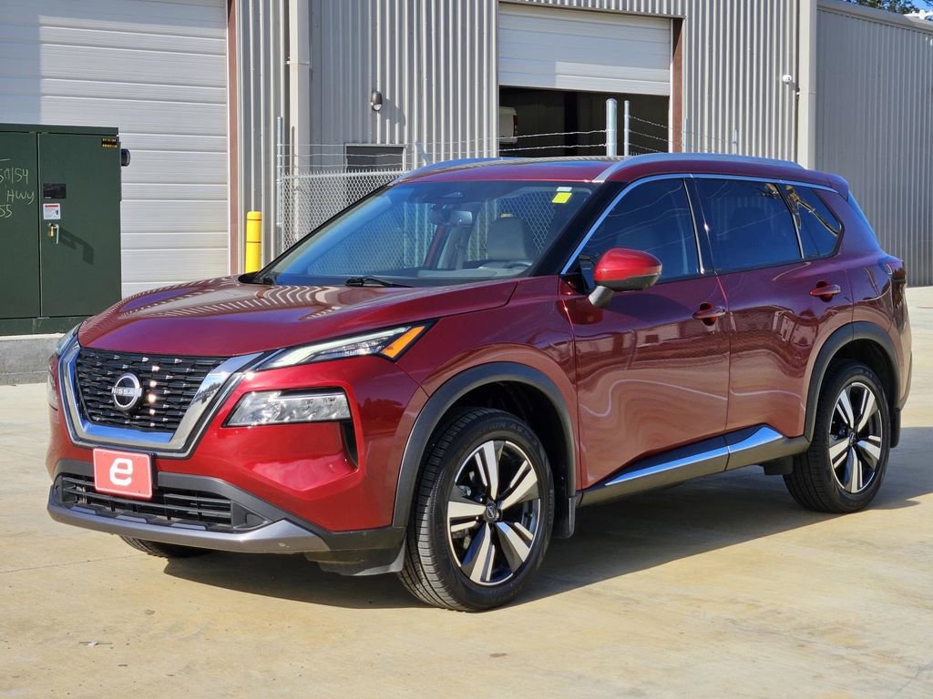 Used 2023 Nissan Rogue SL image 3