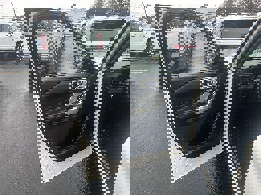 Used 2022 Ford Explorer Limited w/ Limited Technology Package image 12