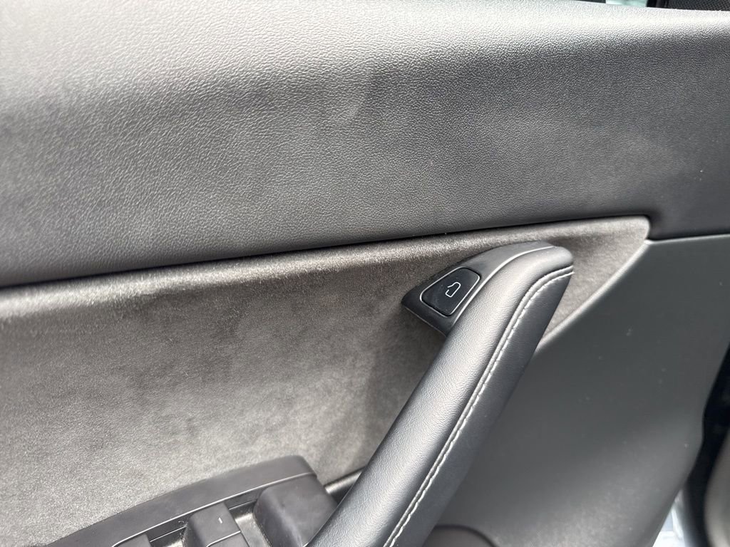 Used 2022 Tesla Model Y Performance image 13