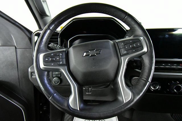 Used 2022 Chevrolet Silverado 1500 RST w/ Z71 Off-Road Package AWD/4WD image 2