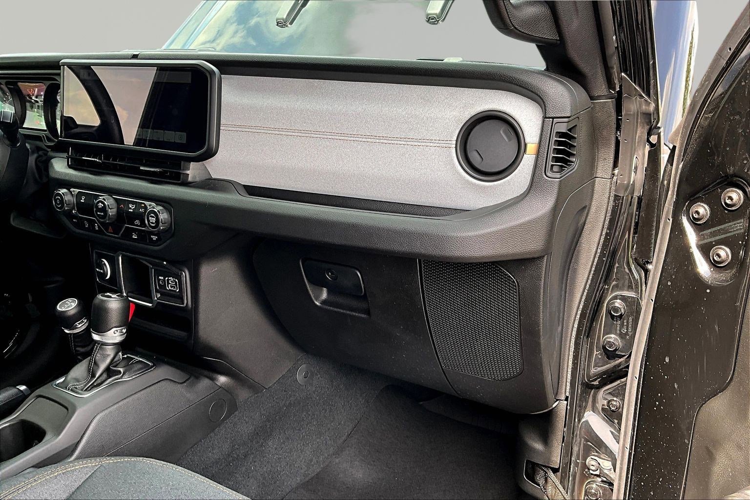 Used 2024 Jeep Wrangler Sport AWD/4WD image 26