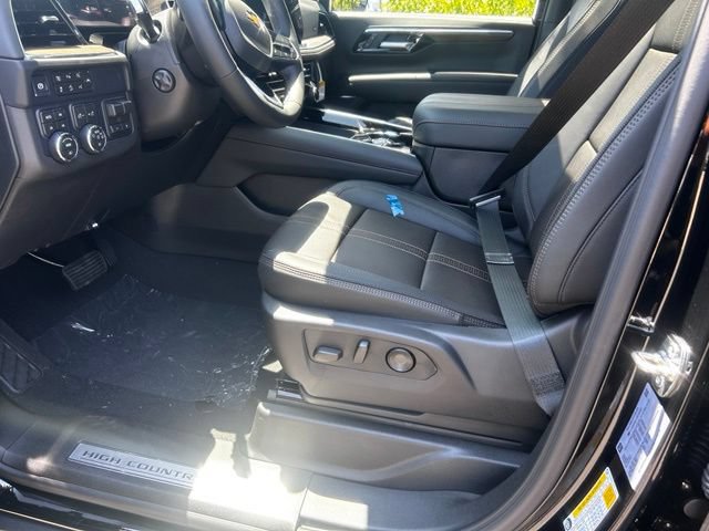 New 2026 Chevrolet Suburban High Country AWD/4WD image 8