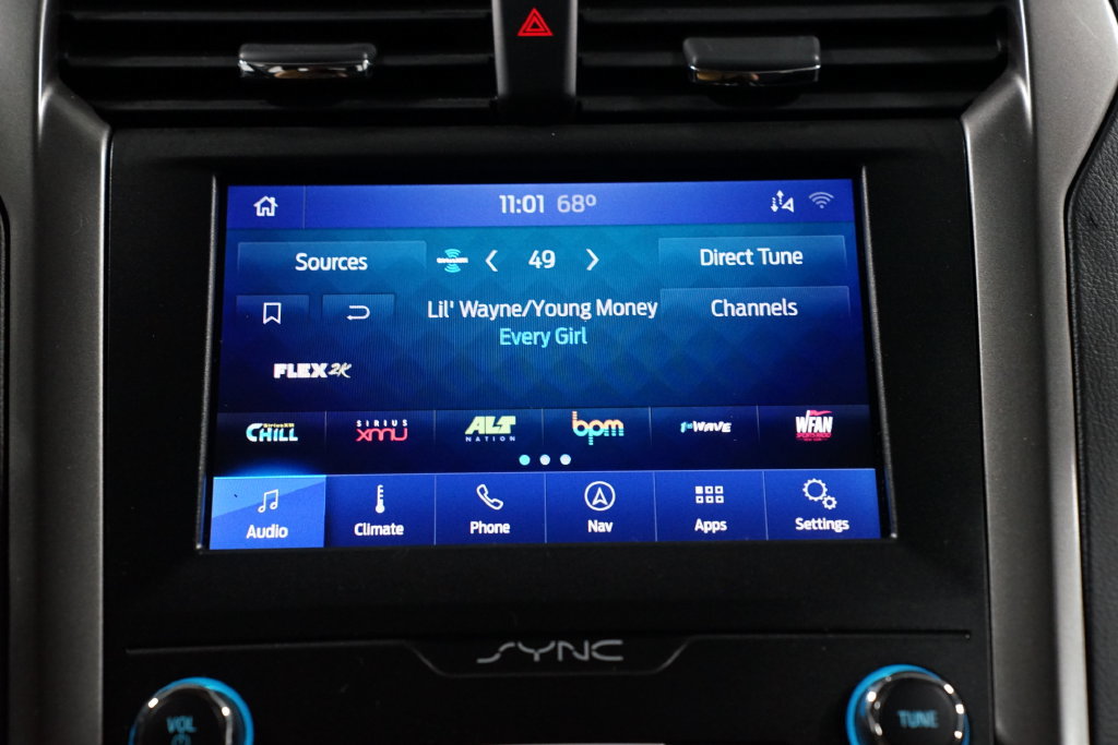 Used 2020 Ford Fusion SE FWD image 19