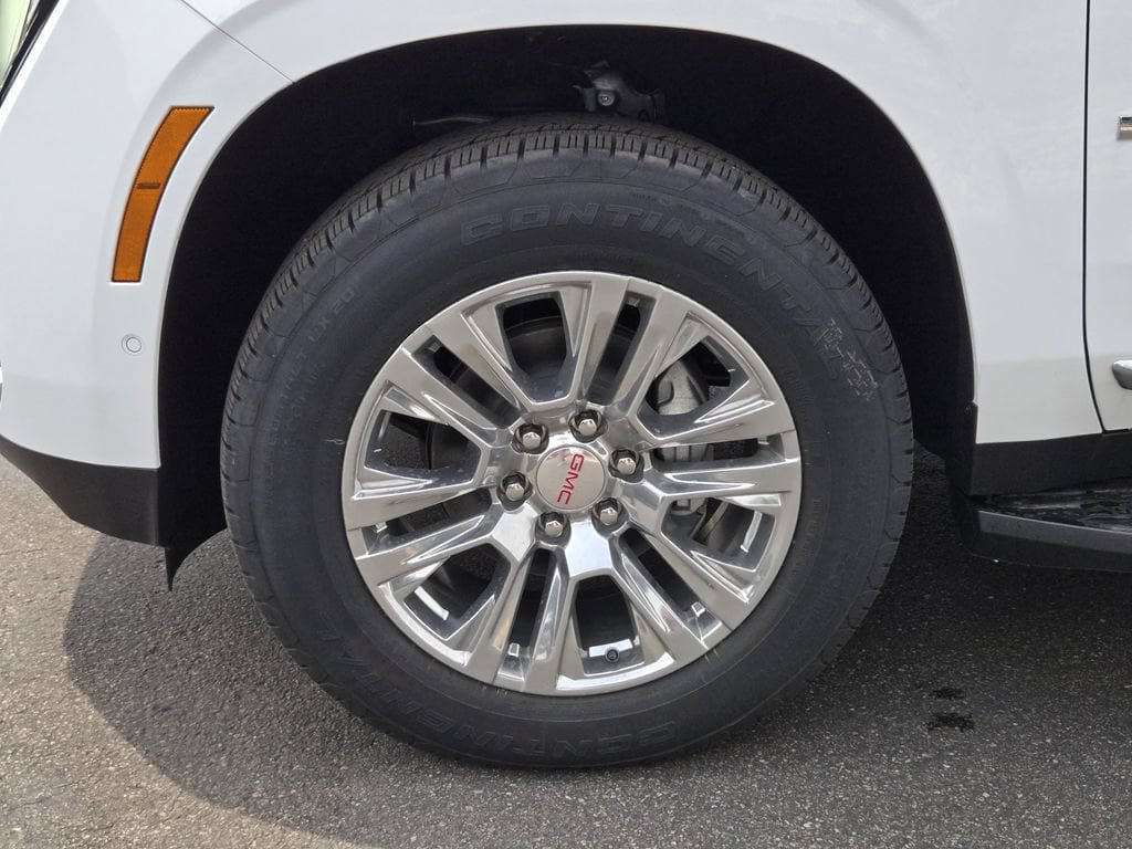 New 2026 GMC Yukon XL Denali w/ LPO, Floor Liner Package AWD/4WD image 7
