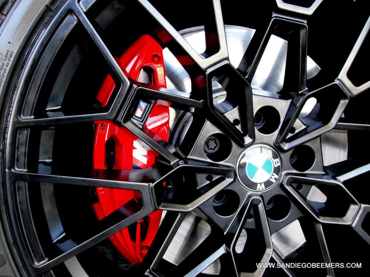 Used 2023 BMW 330i Sedan w/ M Sport Package RWD image 3