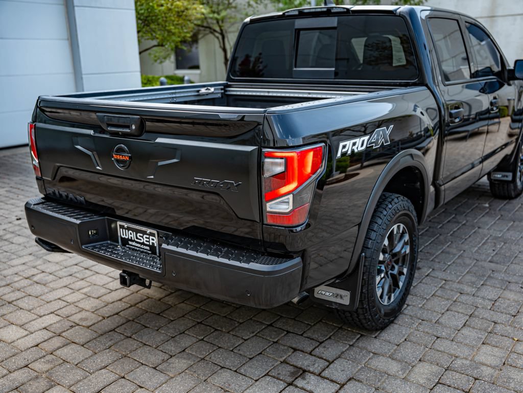 Used 2022 Nissan Titan PRO-4X w/ Pro-4x Convenience Package AWD/4WD image 16