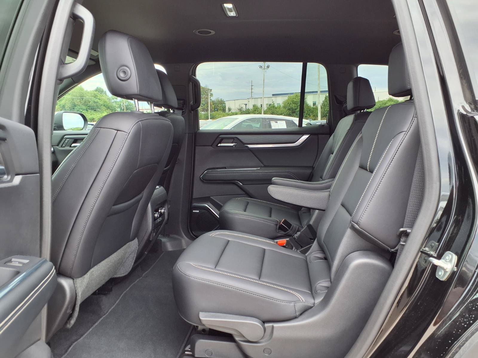 Used 2025 GMC Acadia Elevation w/ Elevation Premium Package FWD image 23