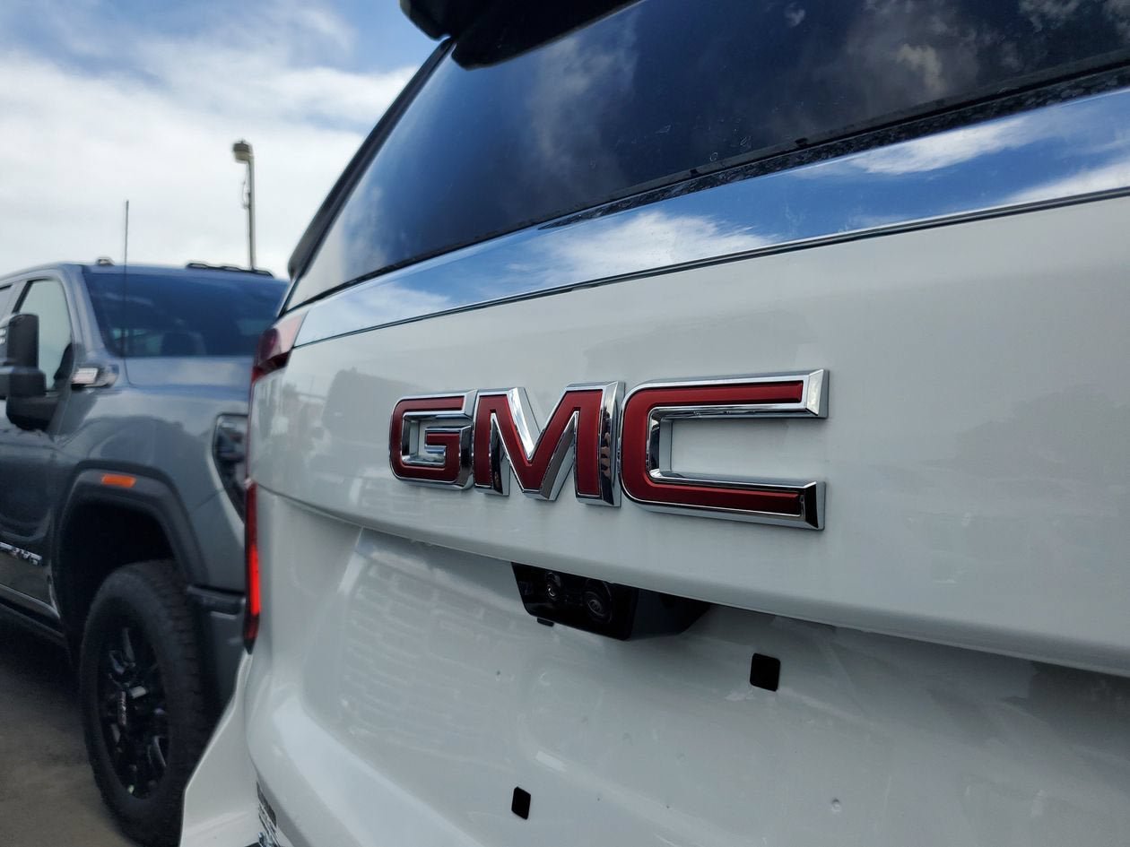 New 2026 GMC Yukon XL Elevation w/ Elevation Premium Package AWD/4WD image 7