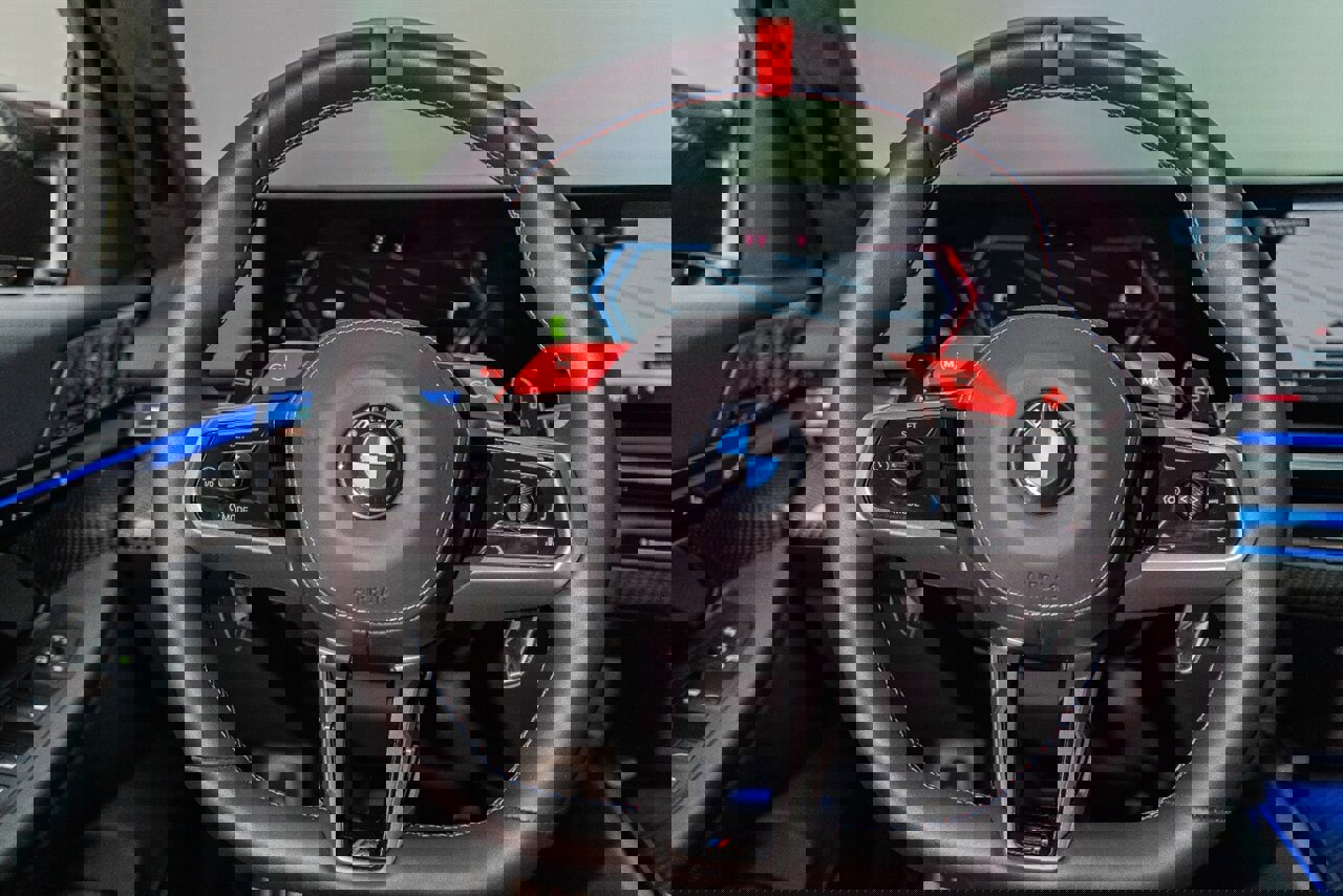 Used 2025 BMW M5 w/ Carbon Package image 98